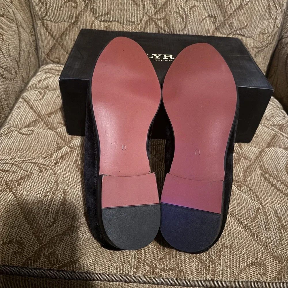 Valyrain Black Velvet Lion Head Loafers‎ Size 11 Excellent